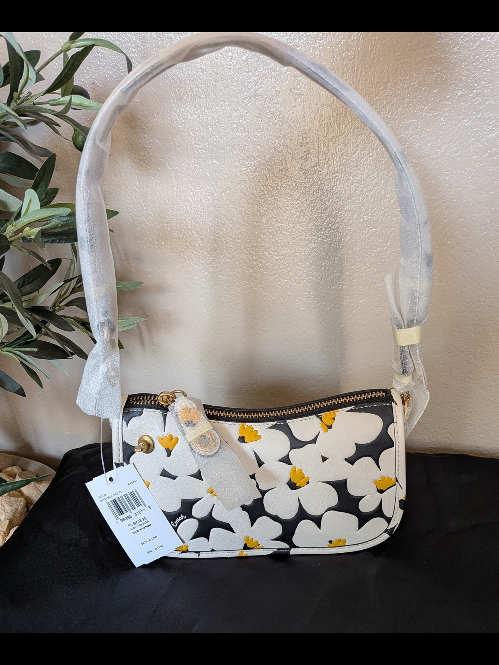NWT! Coach Chalk Daisy Floral  Swinger 20 Bag